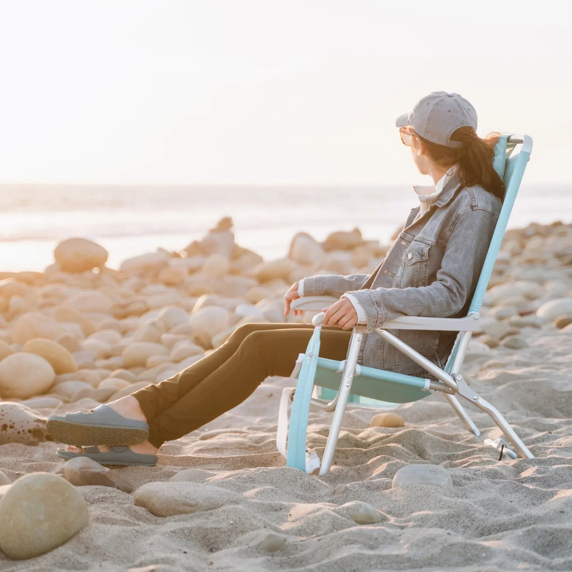 Sand-Friendly Bi-Fold Beach Chair - Choice 601 - Rust-Resistant Aluminum Sand-Friendly Lounge Chair Detail